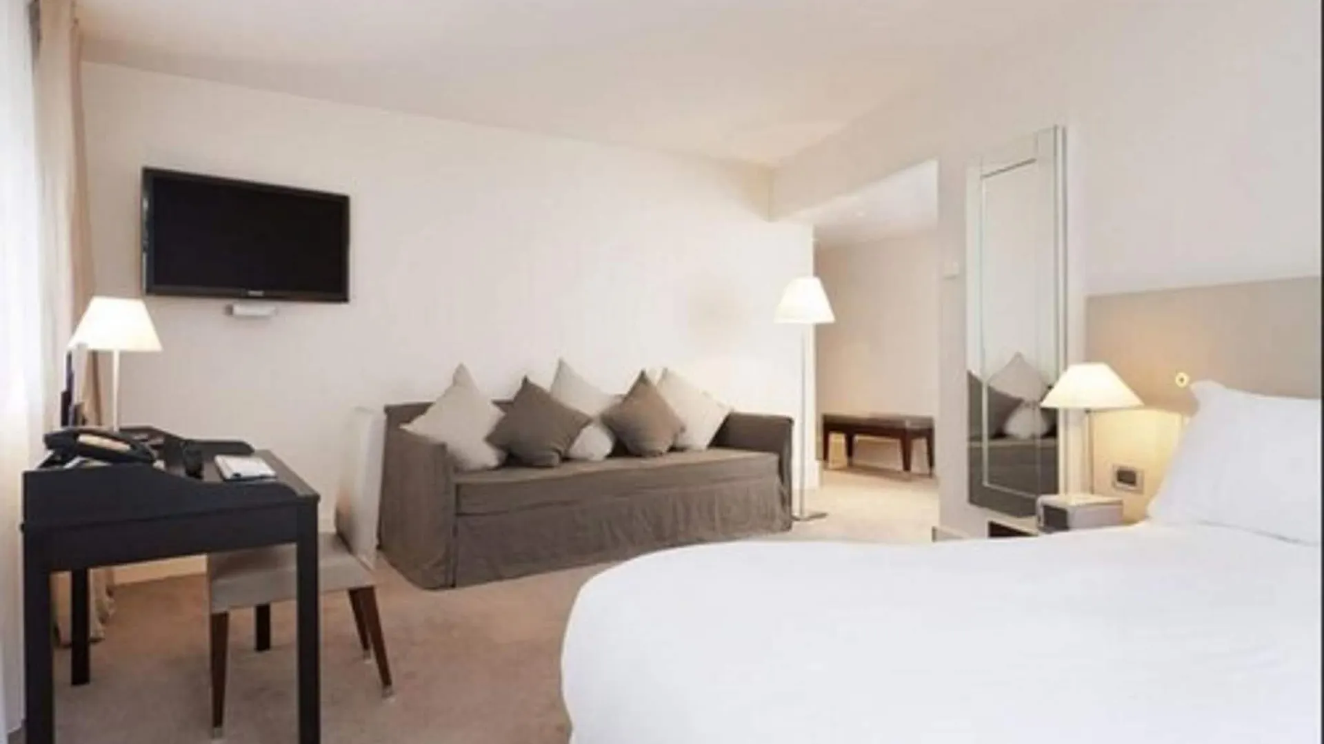 La Maison Champs Elysees Hotel