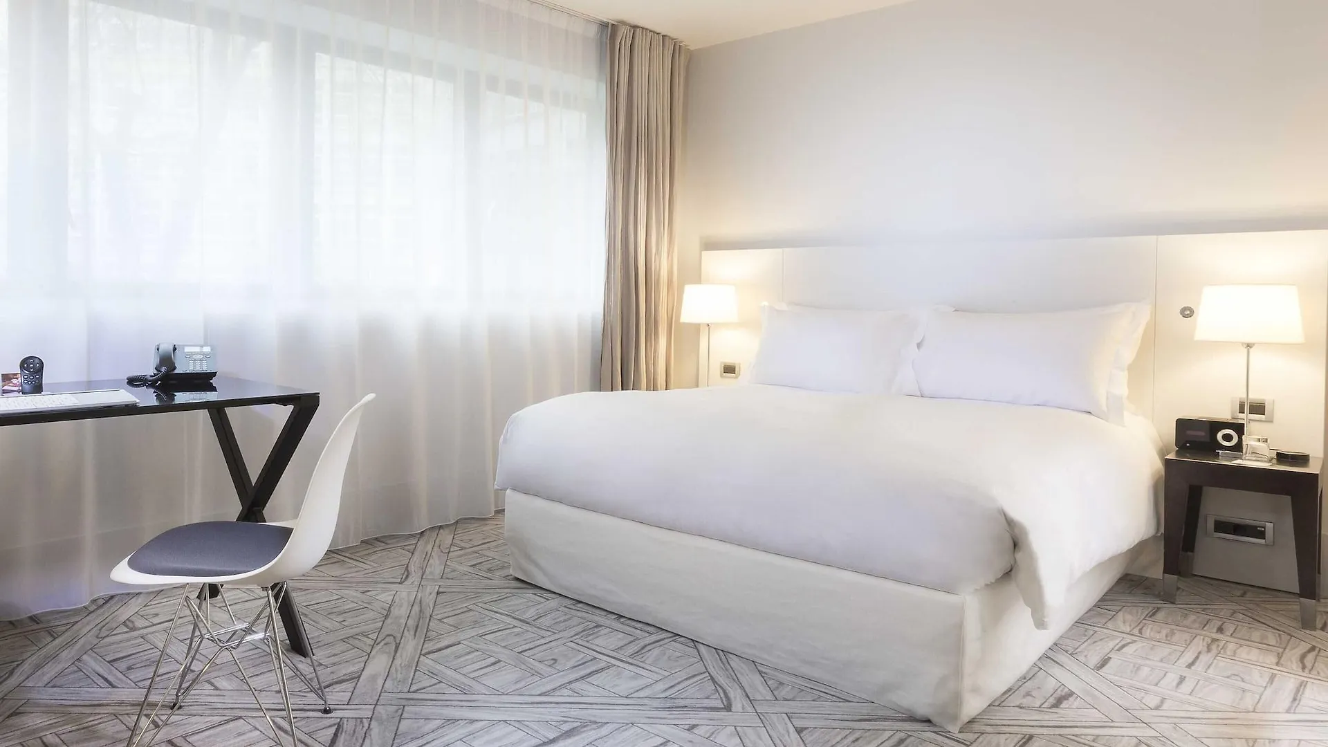 La Maison Champs Elysees Hotel Paris