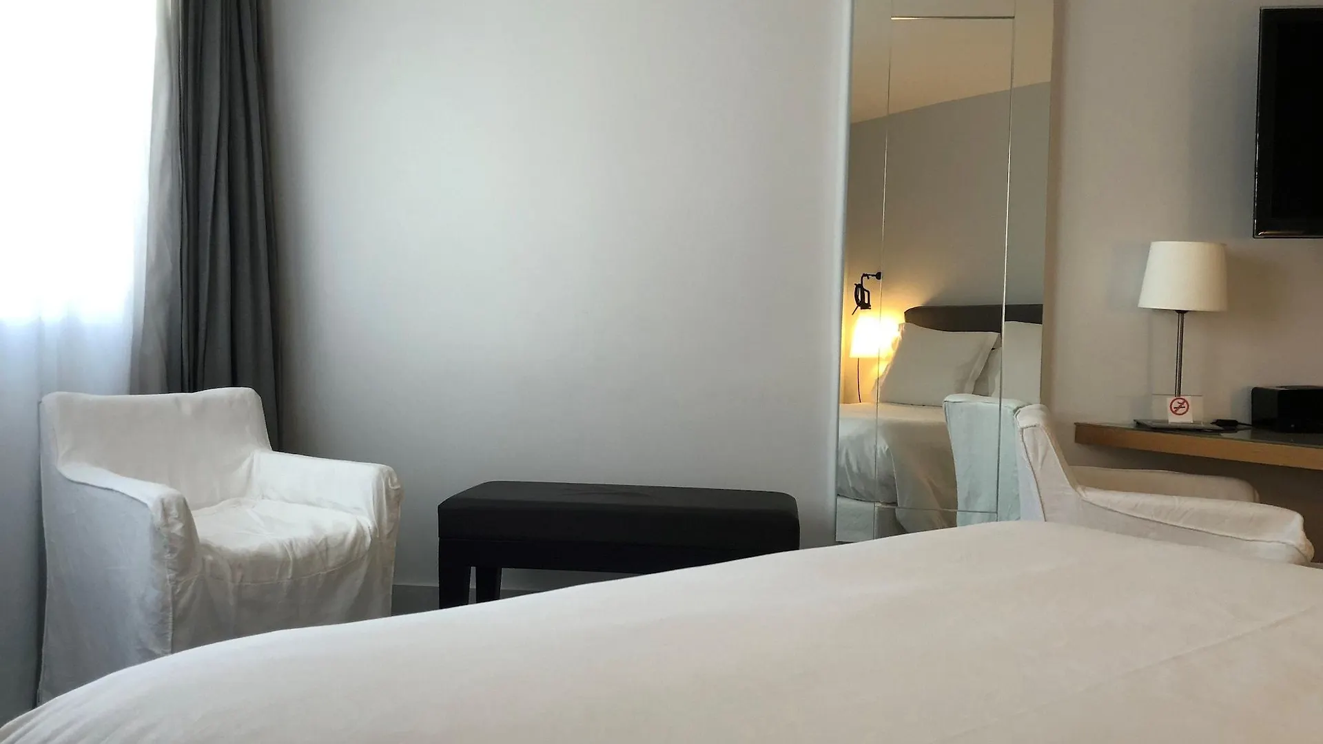 Hotel La Maison Champs Elysees Paris