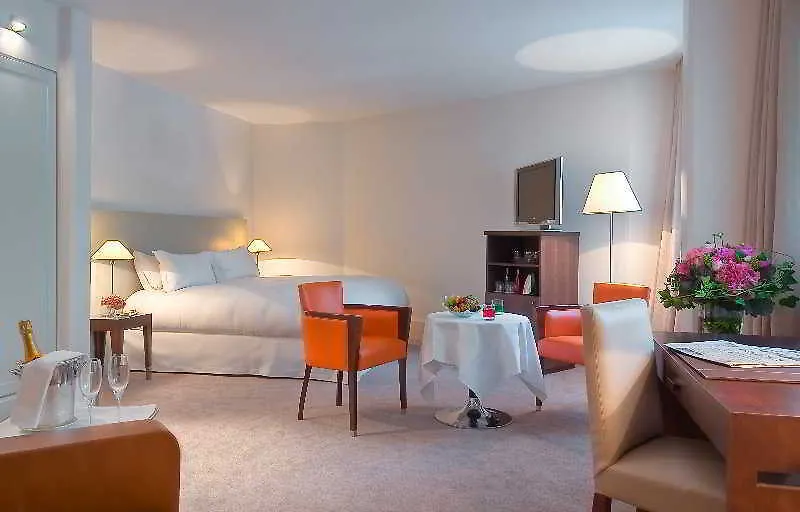 La Maison Champs Elysees 5*