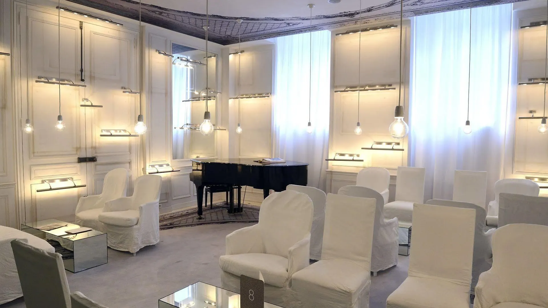 Hotel La Maison Champs Elysees Paris