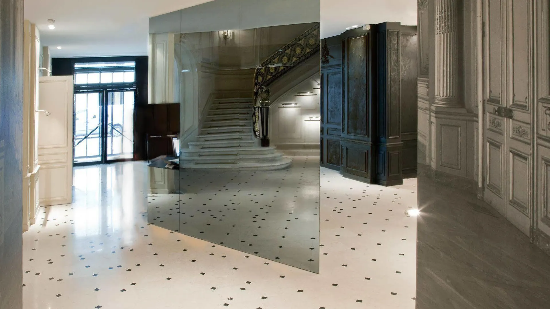 La Maison Champs Elysees 5*